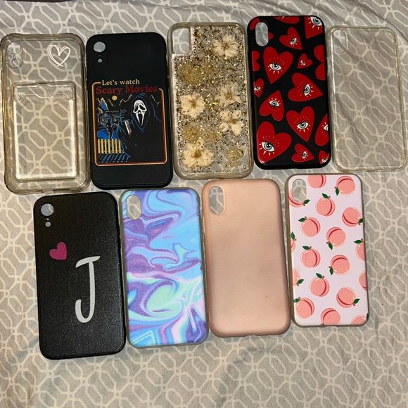 A bundle of 8 XR cases! - Picture 3 of 3
